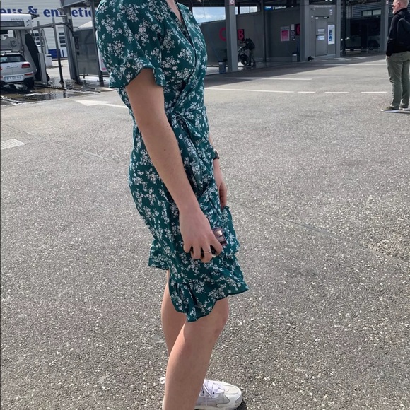 NEW Green Floral Flutter Sleeve Wrap Mini Dress Spring Summer Fashion Dress - Picture 4 of 7